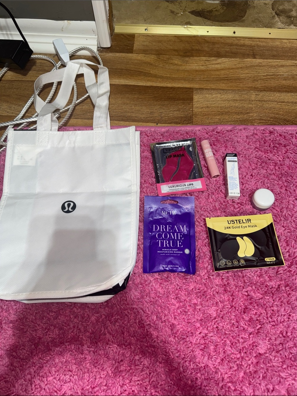 Lululemon White Tote Bag with Pink Accent Items